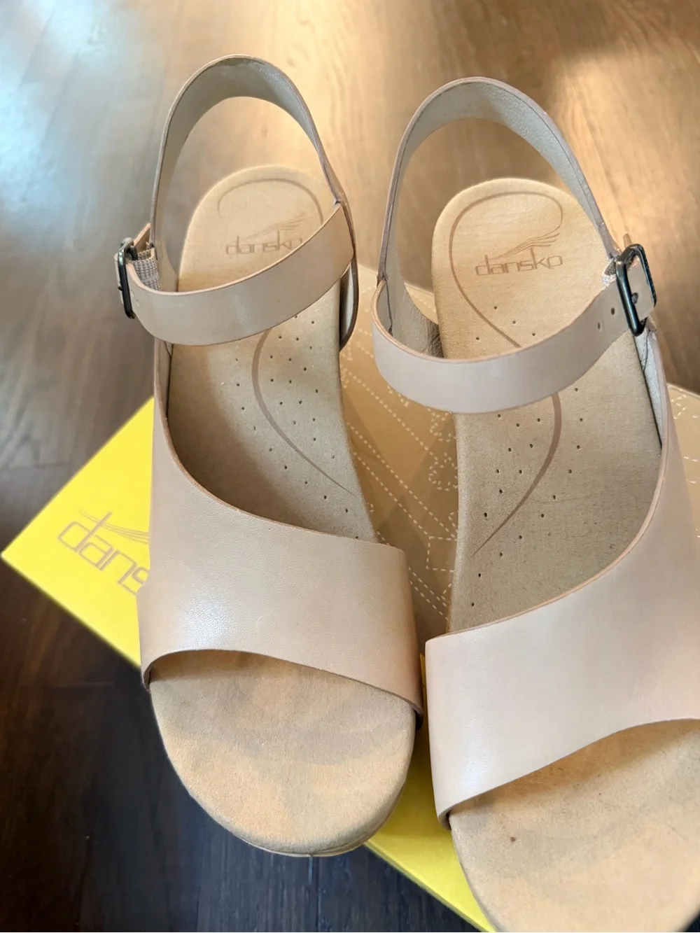 Dansko Tasha Natural Tan Leather Cutout Platform Wedge Sandals Size 40 / 9.5-10